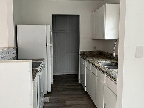 4th image of 1539 S 700 E
