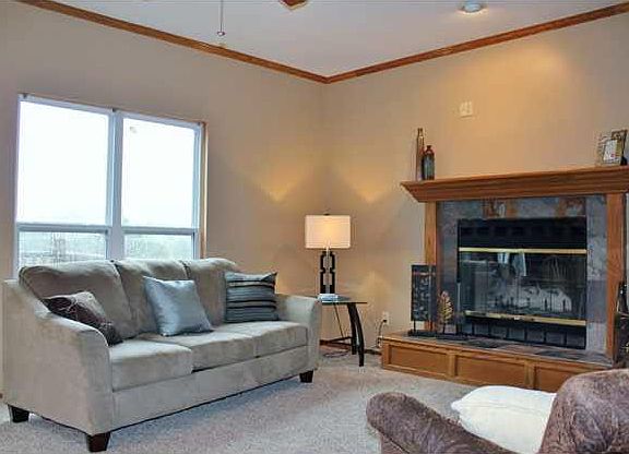 3rd image of 1330 Glenview Dr