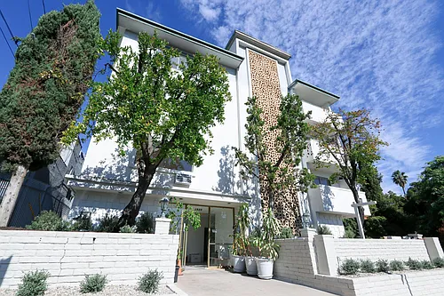 5935 Chula Vista Way #PENTHOUSE Photo 1