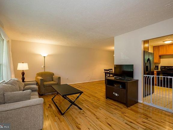 2nd image of 6268 Highmeadow Pl