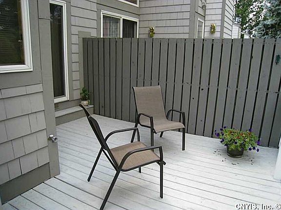 4th image of 402 Summerhaven Dr N