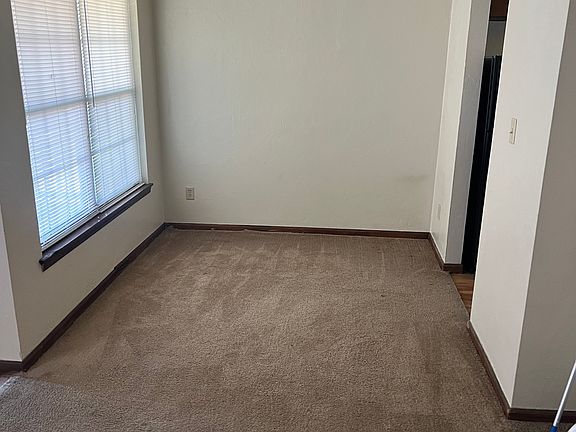 4th image of 385 Belmont Rd APT A