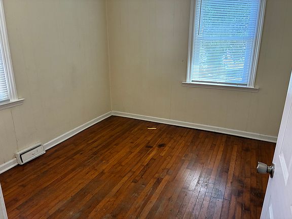3rd image of 14 Wortham St