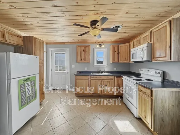 520 Shaw St APT 2, Avis, PA 17721