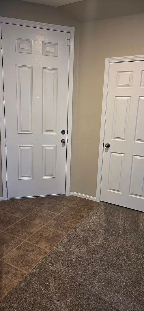 3 bedrooms + loft in gated community in the heart of Henderson — Photo 4