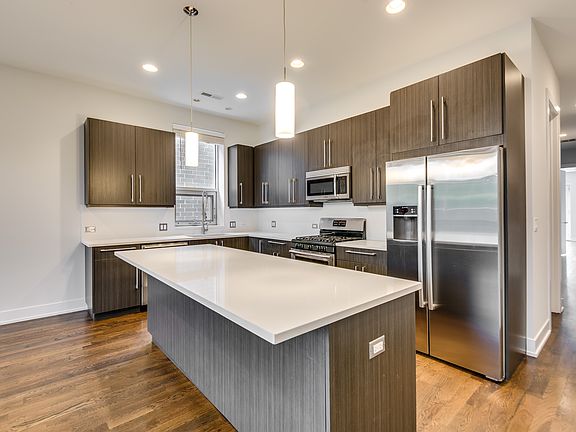 2nd image of 1935 N California Ave #4N