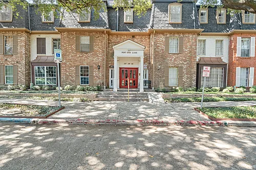357 N Post Oak Ln Photo 1