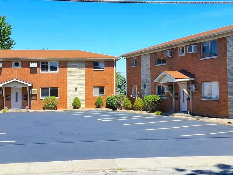 2411-2413 2415 Charlestown Rd — Photo 6