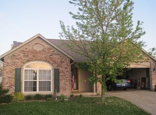 617 Canary Creek Dr, Franklin, IN 46131