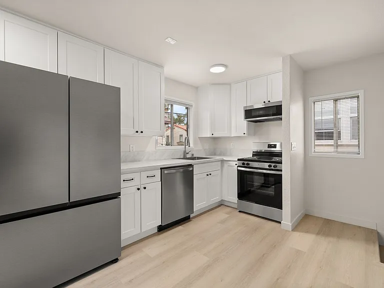 29-33 35 Kennebec Ave — Photo 1
