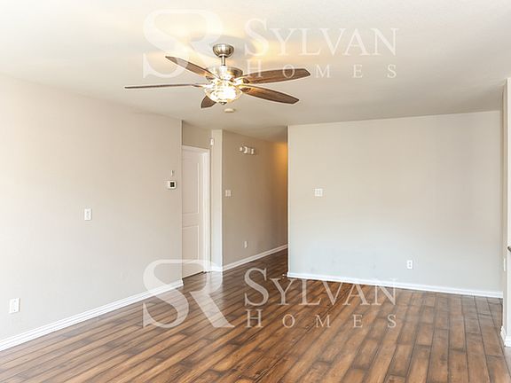 3rd image of 2864 Saint Bernard Dr