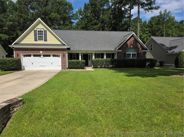 90 Orchard Falls Dr, Spring Lake, NC 28390