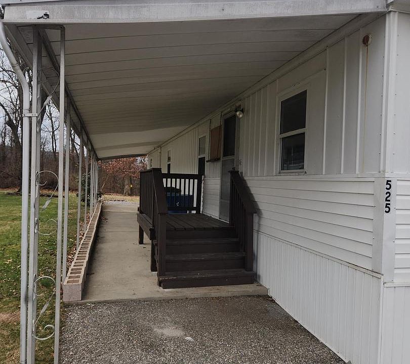 1st image of 525 Pine Dr