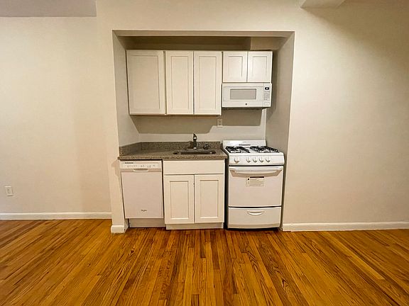 3rd image of 230 W 27th St #2B