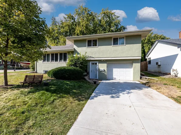 208 22nd Ave S, South Saint Paul, MN 55075