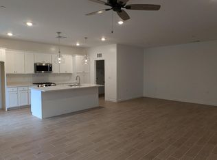 1066 Fruitwood Ave, Clovis, CA 93619