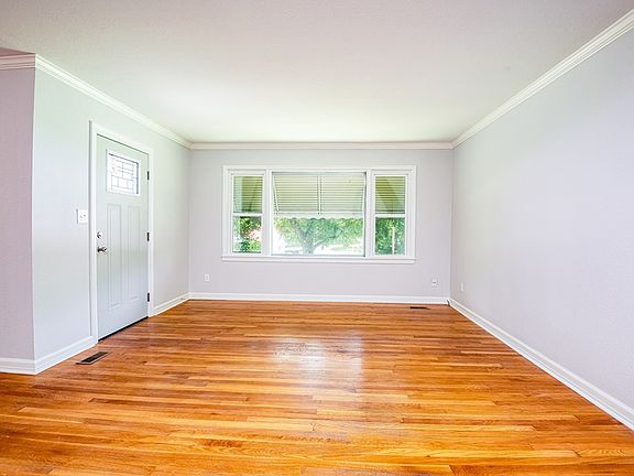 4th image of 2205 Wood Ave