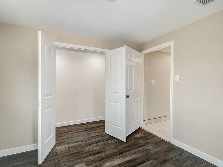418 S Kansas St — Photo 31