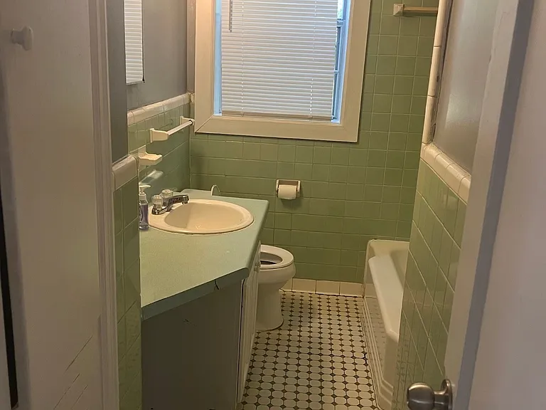 520 N Maryland St — Photo 12