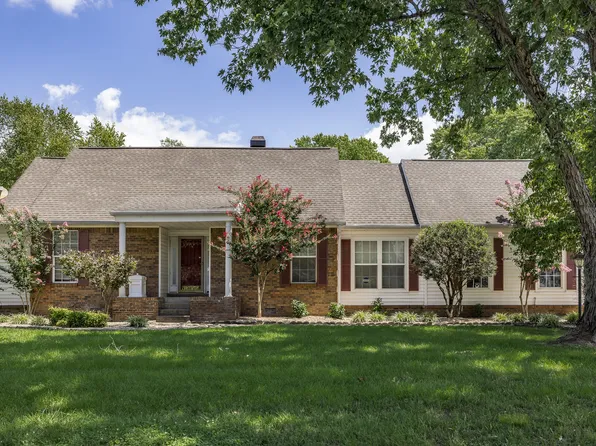4732 Hunters Crossing Dr, Old Hickory, TN 37138