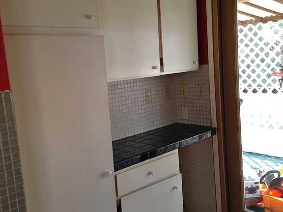 Pantry - Unit 1