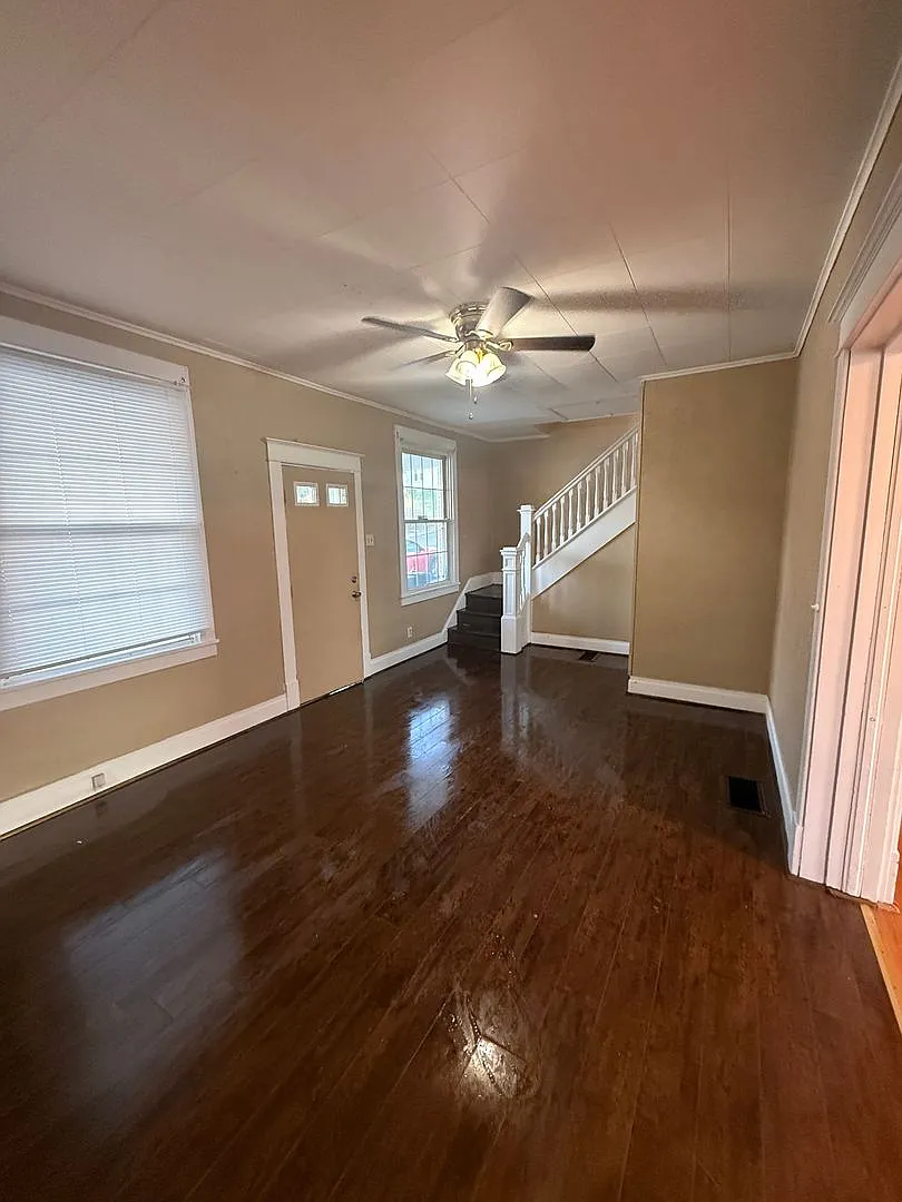 2-Bedroom 1 Bath House with Spacious Entertaining Porch — Photo 2