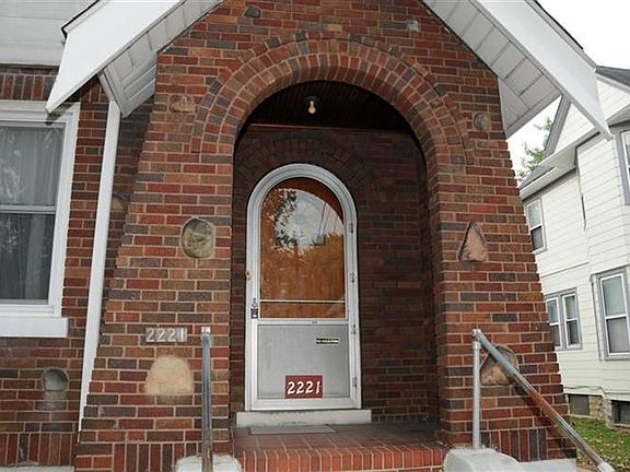 3rd image of 2221 Jefferson Ave