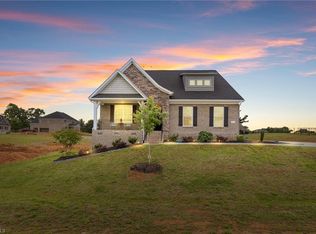 8117 Back 9 Dr, Stokesdale, NC 27357