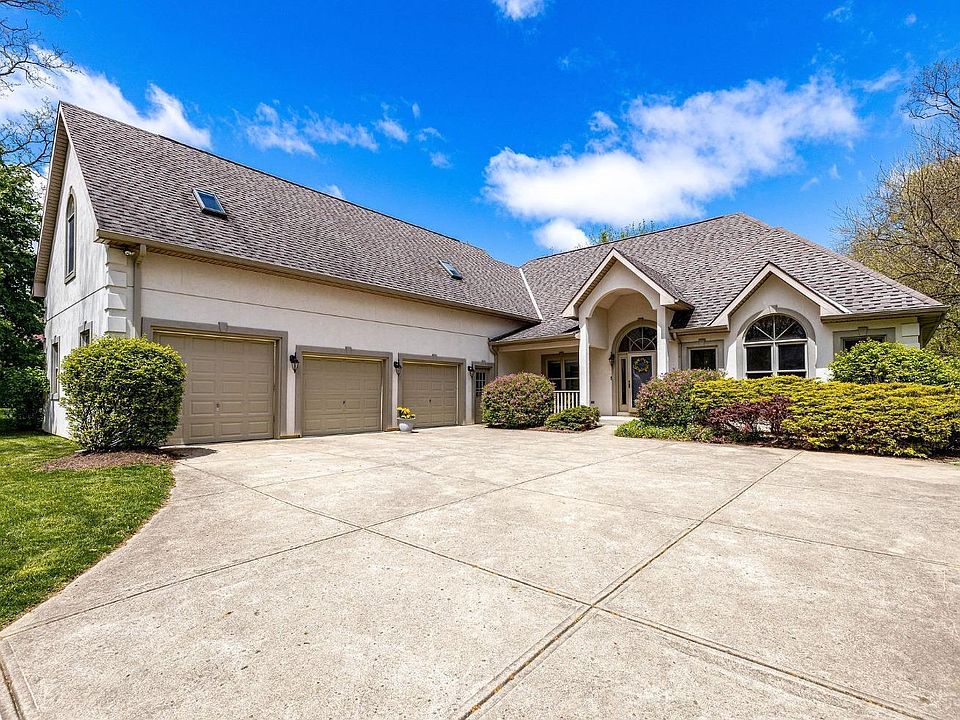 1st image of 18 Deer Trail Cir