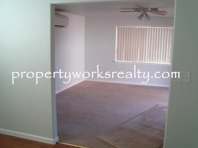 1721 Montana Ave — Photo 5