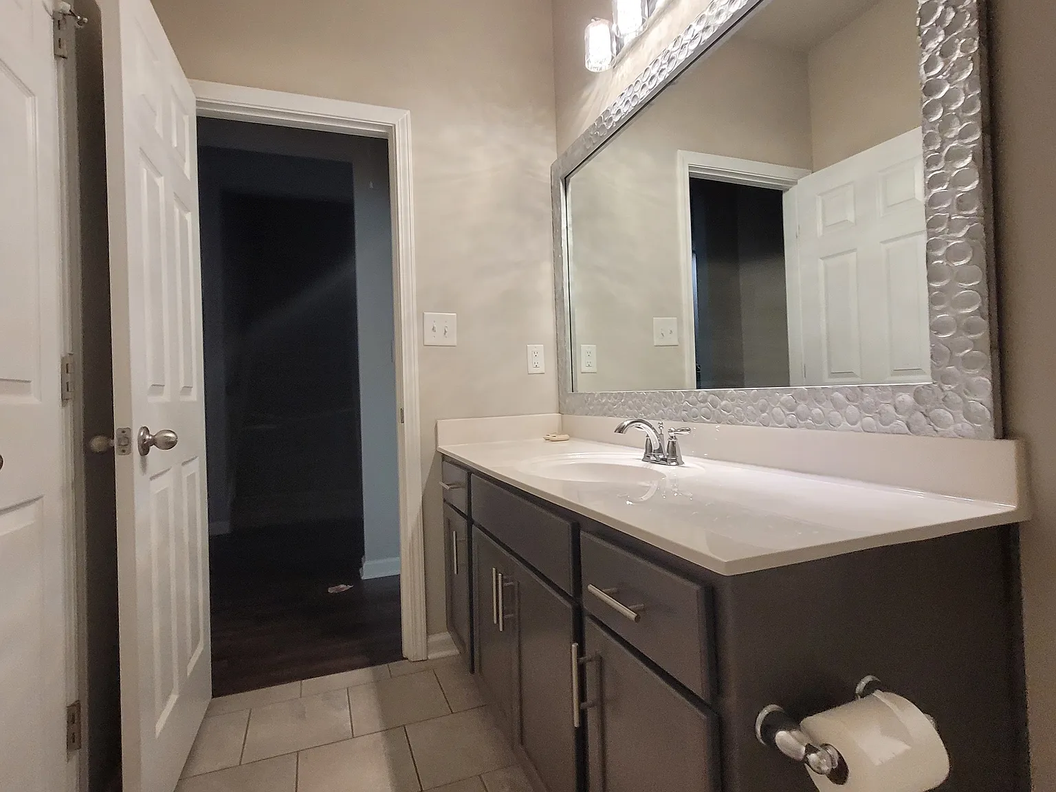 4 bed, 2085 sqft, $2,500 — Photo 3