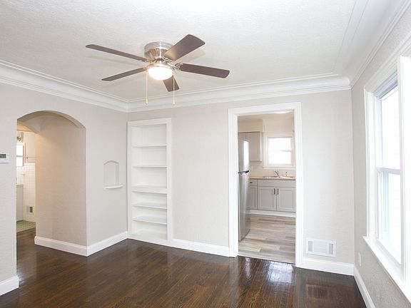 4th image of 2933 Kenwood St