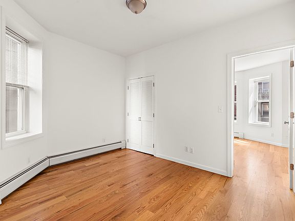 3rd image of 415 Baldwin Ave #3