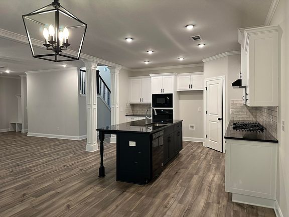 4th image of 893 Lillian Park Drive