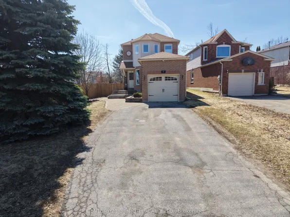 9 Laidlaw Dr N, Barrie, ON L4N 7S1