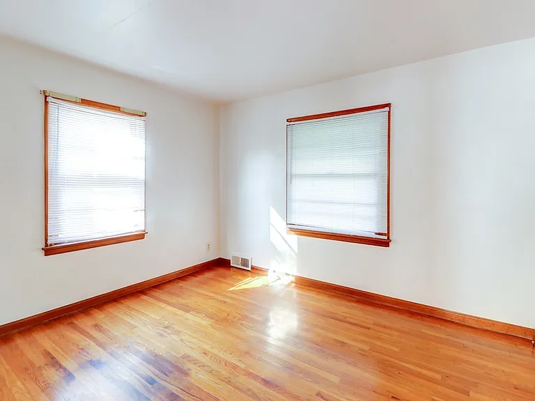 602 S Mattis Ave — Photo 12