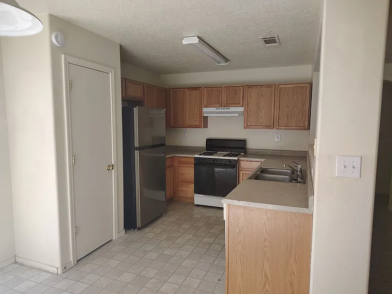 1512 Penasco Rd NE — Photo 3