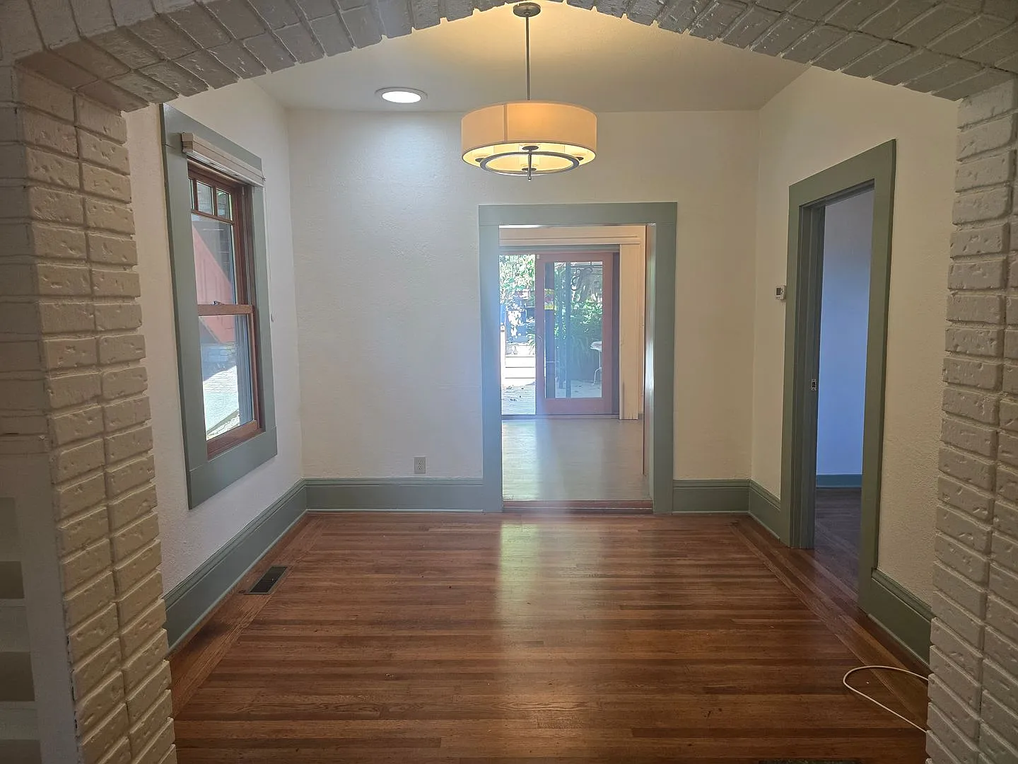 Beautiful Diamond in the Heart of Point Richmond — Photo 3
