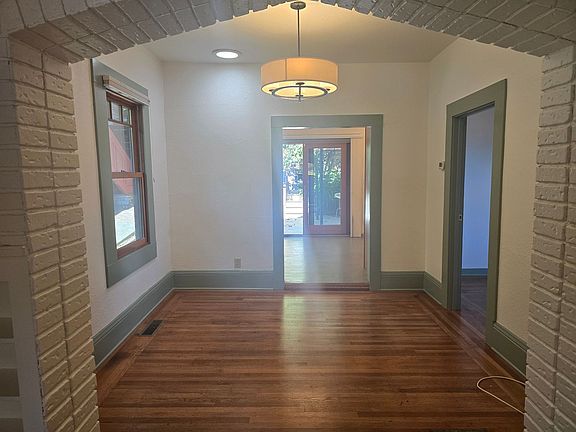 3rd image of 236 Castro St