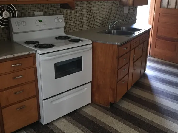 303 E Short St #1-2, Solon, IA 52333