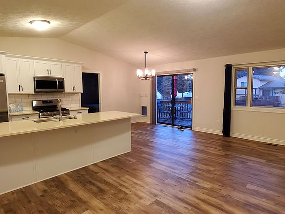 2nd image of 5876 Appleview St SE