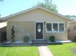 8513 Menard Ave, Burbank, IL 60459