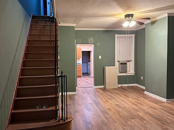 4th image of 319 Leverington Ave