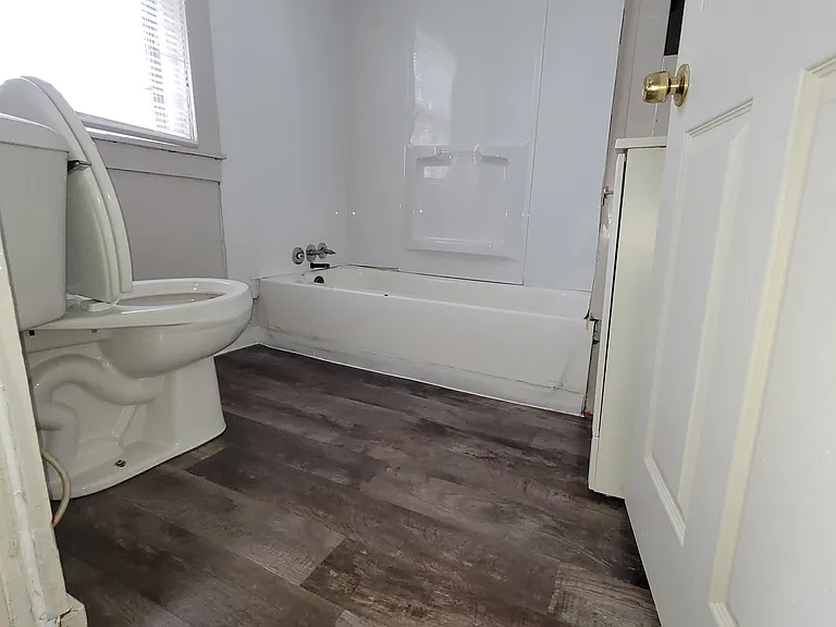 623 E Bishop Ave — Photo 6