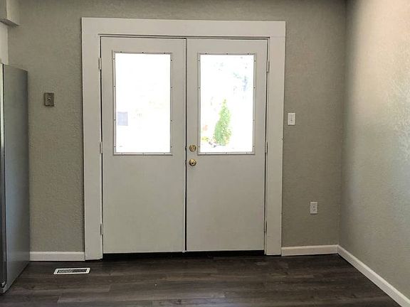 2nd image of 306 Countryside Dr