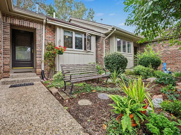 3114 Maple Villa Dr SE, Grand Rapids, MI 49508