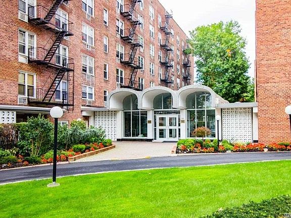 2nd image of 5440 Little Neck Pkwy APT 6W
