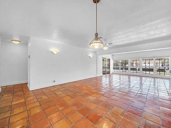 3rd image of 2149 NE 19th Avenue