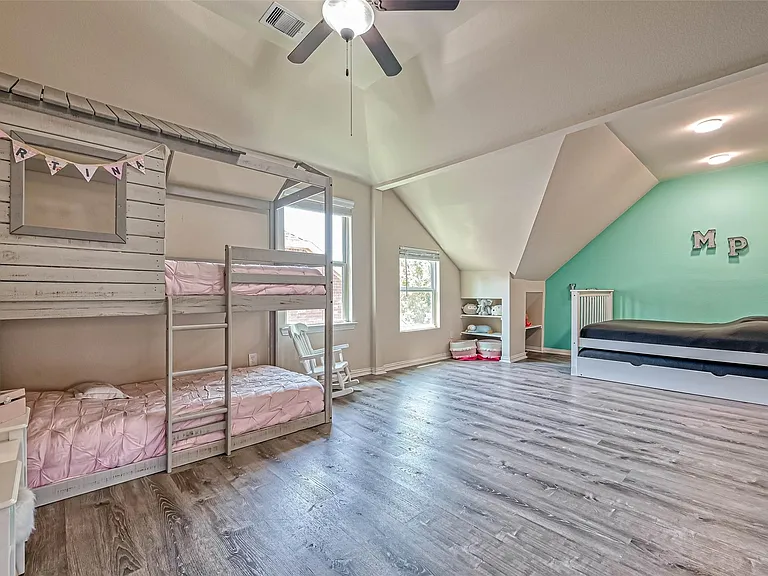 210 Hearthshire Cir — Photo 25