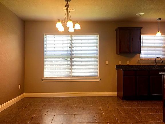 3rd image of 979 S Hoddle Pl